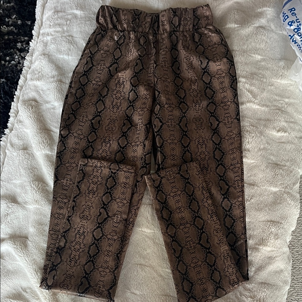 Elegant Snake Print Women's Leggings - Picture 4 of 5